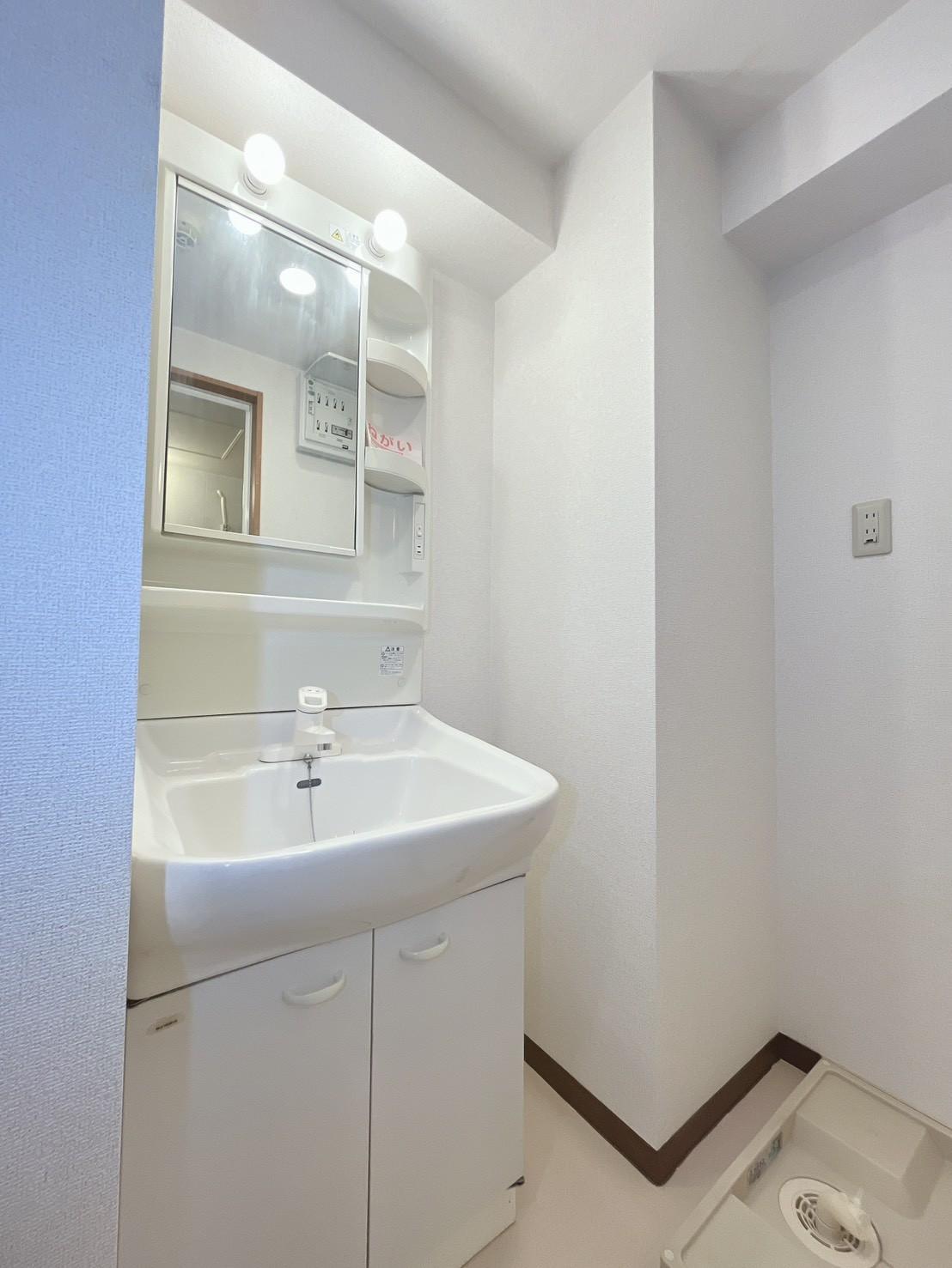 洗面設備　独立洗面台＆洗濯機置き場