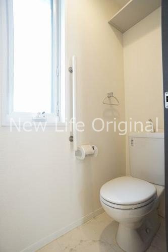 トイレ　手摺付で安全に配慮されたトイレ☆