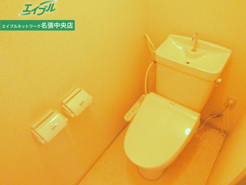 トイレ　同型別室のお写真です