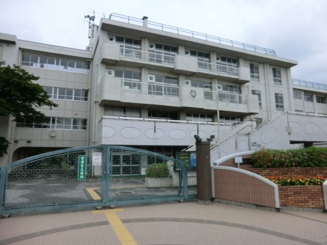 小学校　さいたま市立中島小学校（小学校）まで326m