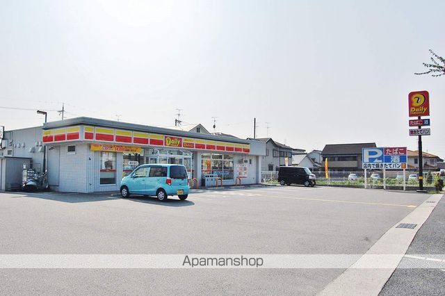 コンビニ　デイリーストア（コンビニ）まで445m