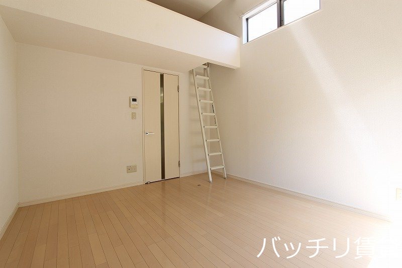 居室・リビング　同型タイプの為、現状を優先致します。