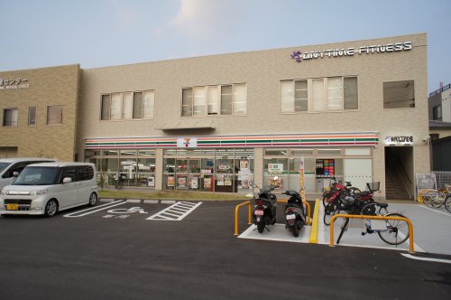 コンビニ　セブン‐イレブン　大阪長原３丁目店（コンビニ）まで24m