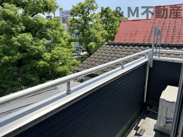 バルコニー　お洗濯にも便利なバルコニー付き