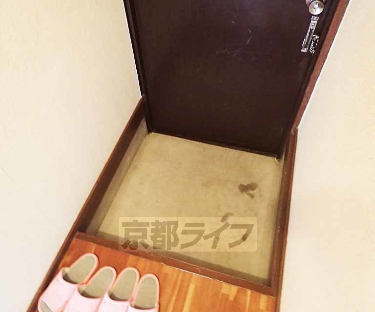 玄関　大きな段差がありません