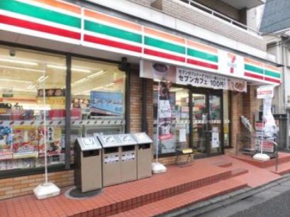 コンビニ　セブンイレブン文京植物園前店（コンビニ）まで398m
