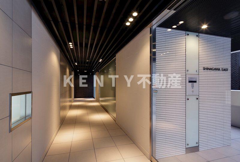 エントランス　ゆとりのあるエントランスです