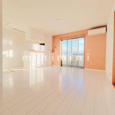 居室・リビング　※写真は別号室のものですので現状優先とさせていただきます