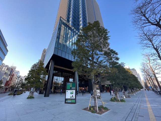 ショッピングセンター　コモレモール（ショッピングセンター）まで614m