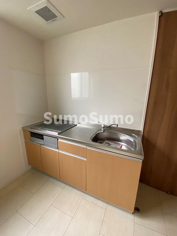 キッチン　コンパクトなキッチンで掃除もラクラク