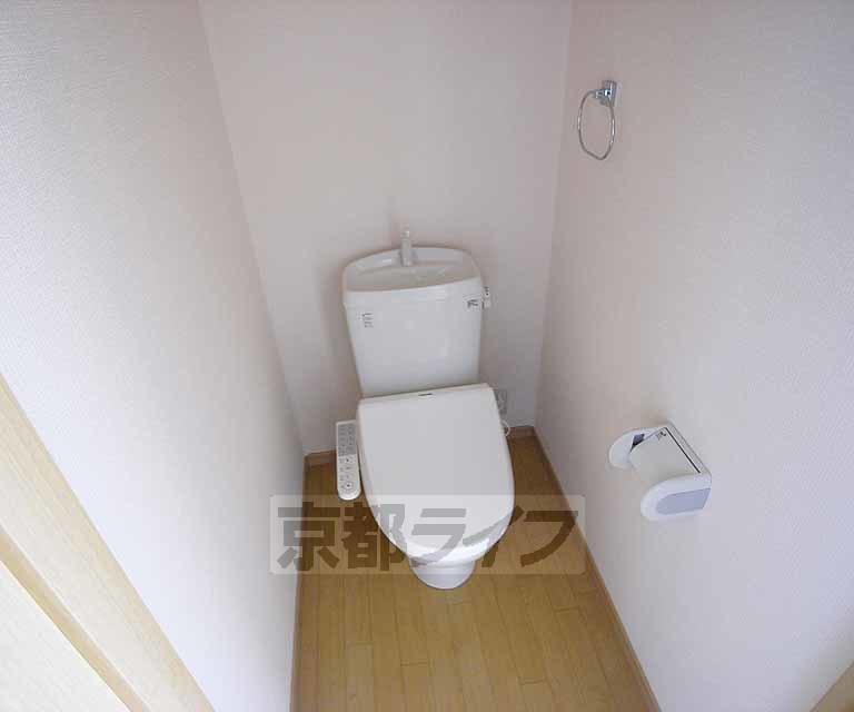 トイレ　ウォシュレット付きです。