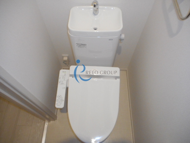 トイレ　同一物件の他部屋の写真をイメージとして使用しています