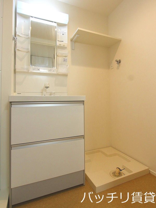 洗面設備　同型タイプの為、現状を優先致します。