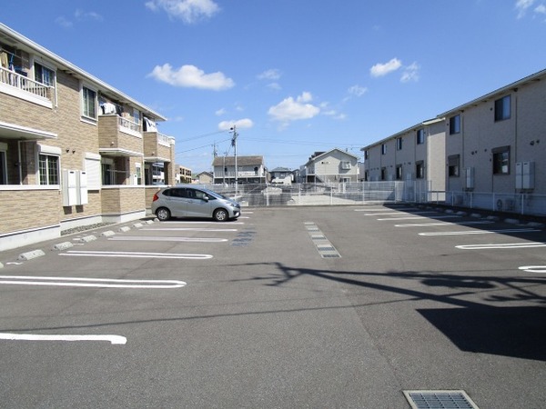 駐車場　駐車場