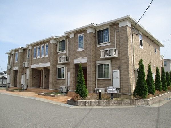 建物外観　グレイスコート１号館