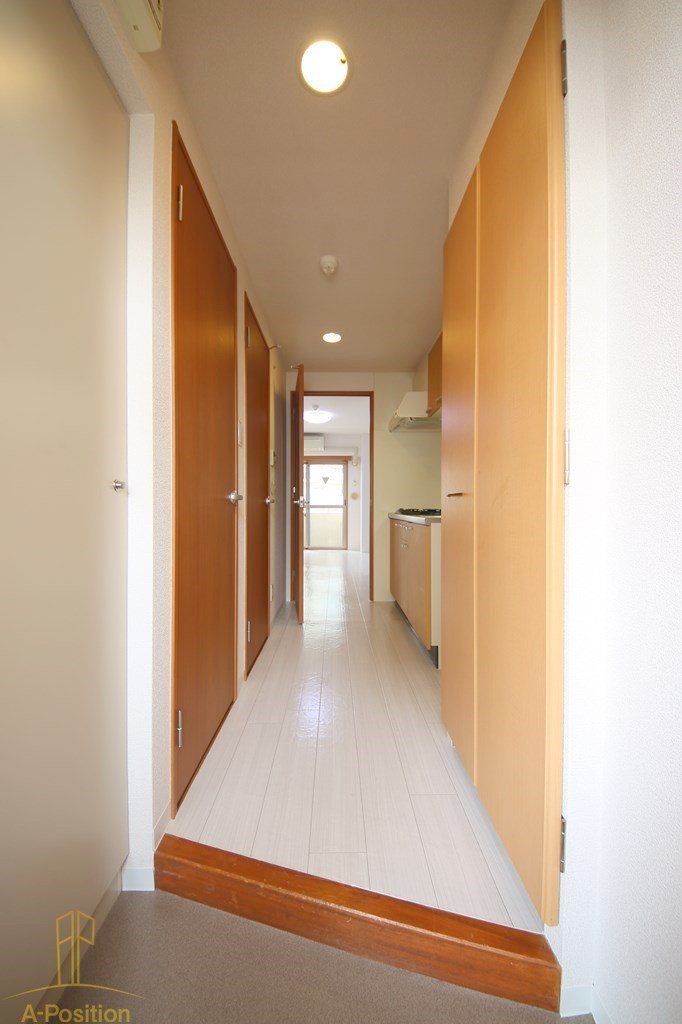 玄関　ドミール谷町