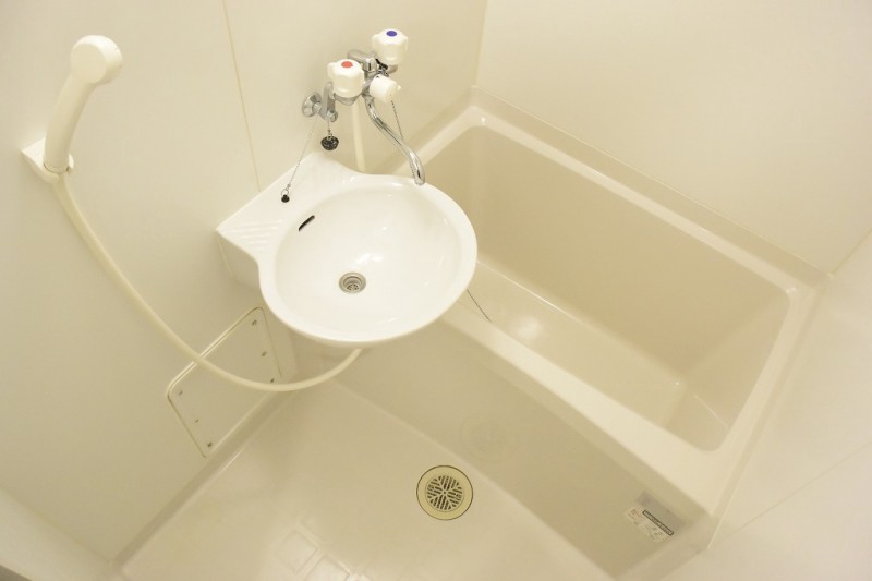 バス・シャワールーム　一日の疲れを癒せます