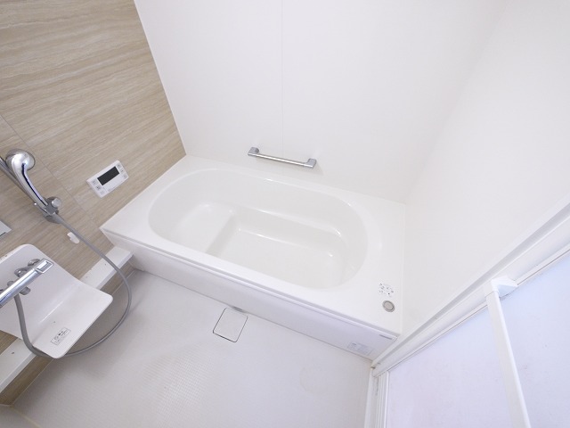 バス・シャワールーム　ゆったり過ごせるお風呂です