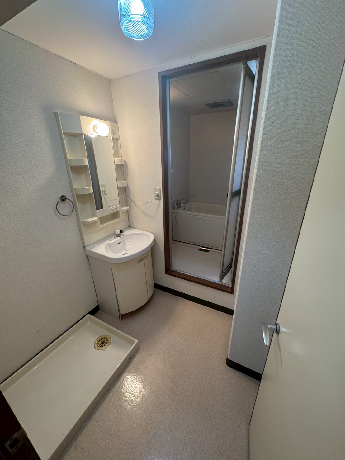 洗面設備　独立洗面台＆洗濯機置き場