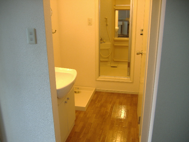 洗面設備　脱衣スペースもあります