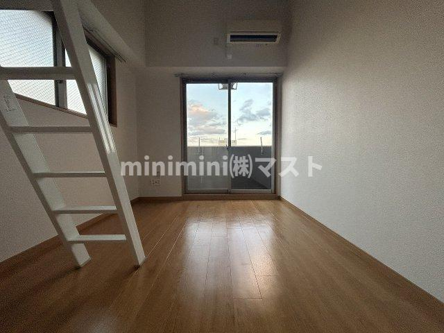 居室・リビング　※小窓無し