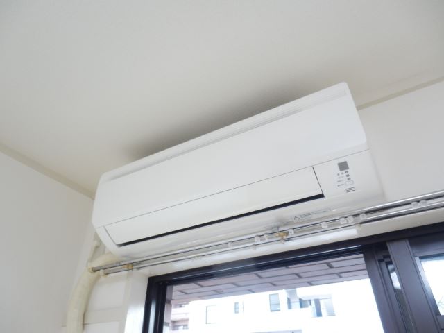 その他設備　洋間にはエアコンもあります。