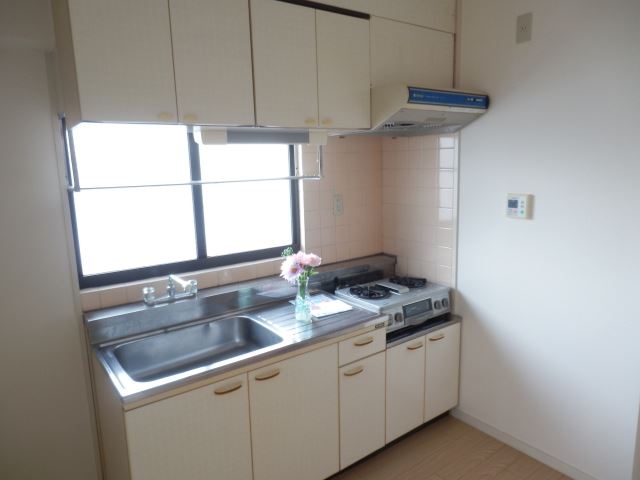 キッチン　ダイニングには２口ガスコンロ設置済みです！
