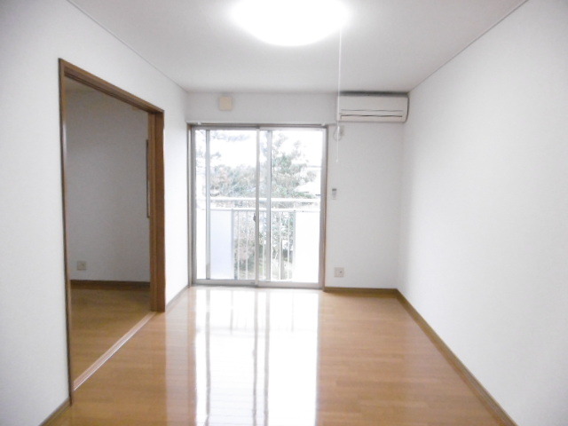 居室・リビング　※別部屋参考写真・現況優先※