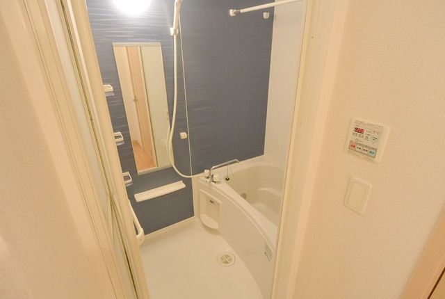 バス・シャワールーム　★清潔感あふれる浴室★