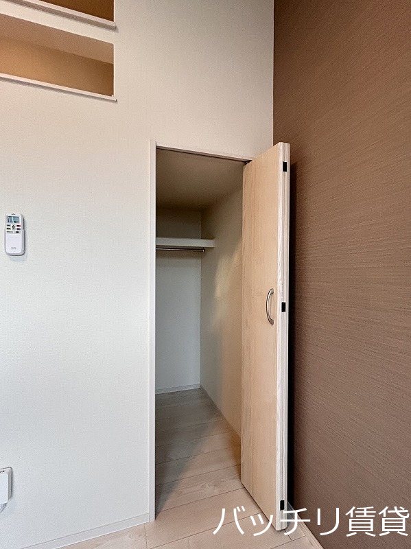 収納　建築中の為　同型タイプの写真になります　現状優先