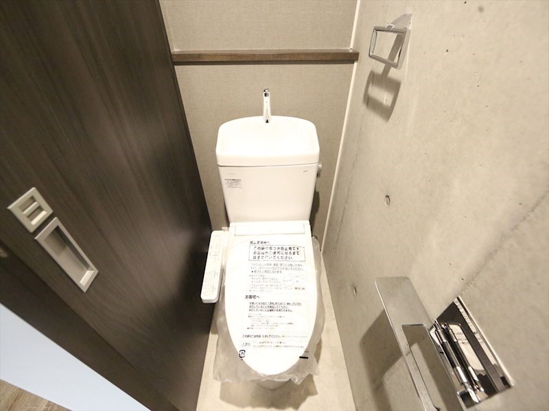 トイレ　温水洗浄暖房便座付トイレ