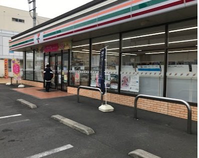 コンビニ　セブン－イレブン　焼津１丁目店（コンビニ）まで100m