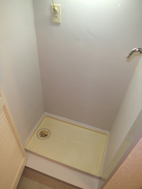 その他設備　「防水パン付の室内洗濯機置場」