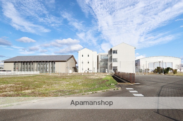 中学校　那賀川中学校（中学校）まで677m