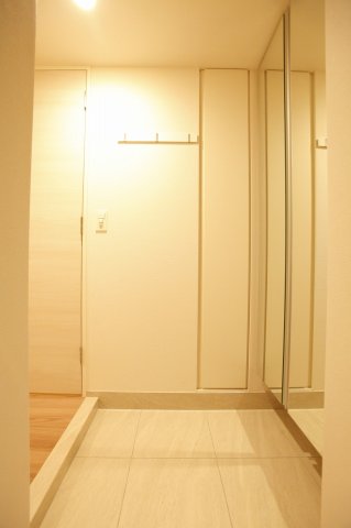 玄関　収納※別部屋参考写真