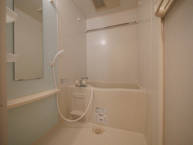 バス・シャワールーム　イメージとして同建物他部屋を表示しています