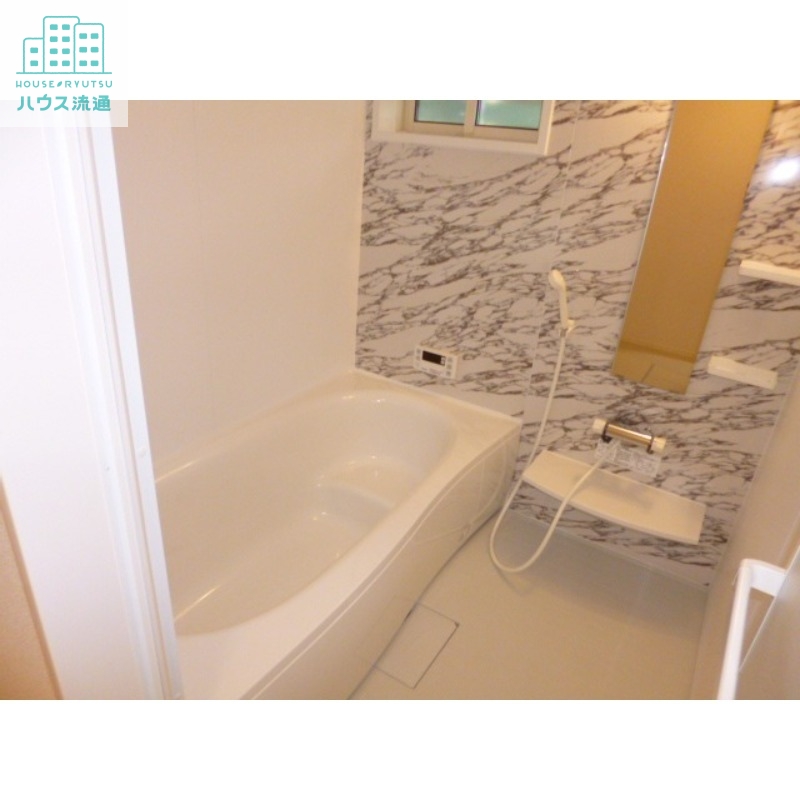 バス・シャワールーム　※同タイプ別号室のお写真です