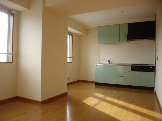 居室・リビング　明るいリビング