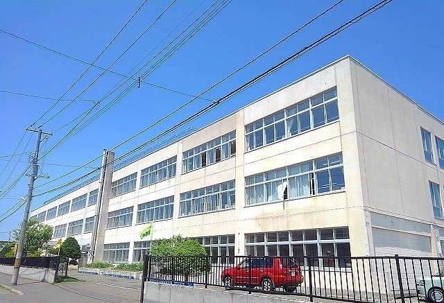 小学校　札幌市立東川下小学校（小学校）まで1260m