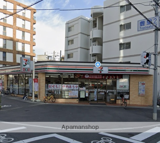 コンビニ　セブンイレブン（コンビニ）まで121m