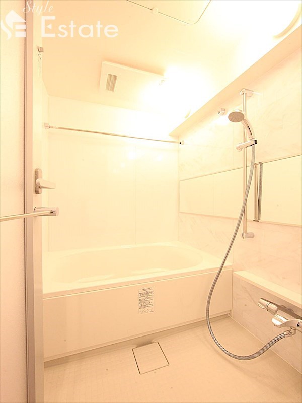 バス・シャワールーム　バスルーム