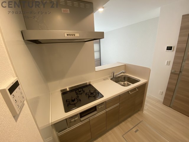 キッチン　３口ガスコンロついてます♪