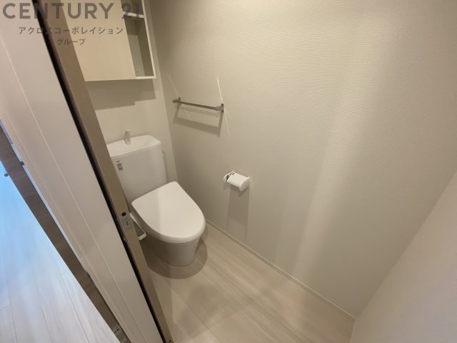 トイレ　温水洗浄便座機能付きのトイレです♪