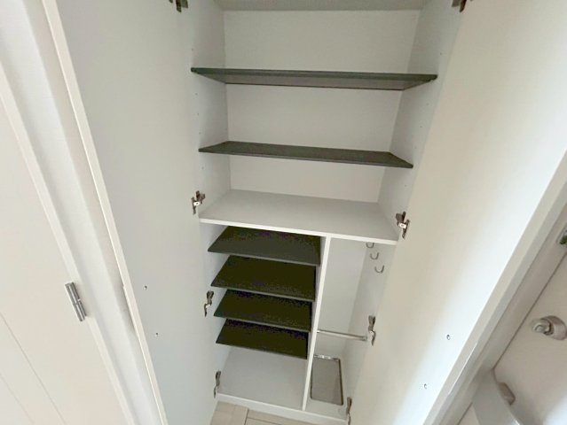 収納　大きいシューズボックスは靴がいっぱい入れれますね。