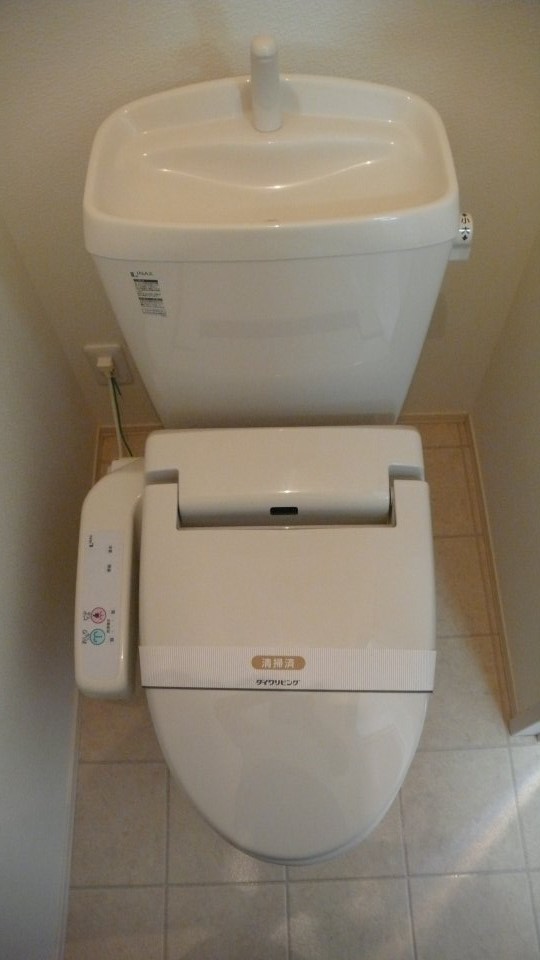 トイレ　温水洗浄便座付トイレ