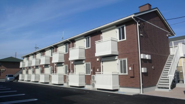 建物外観　南向きで日当たり良好　インターネット無料