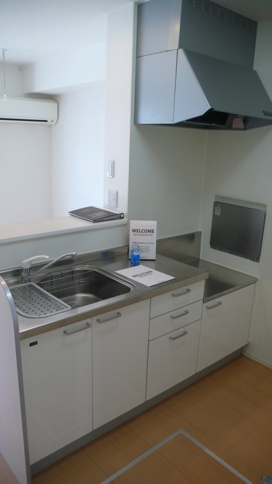 キッチン　収納たっぷりのキッチン　対面キッチン