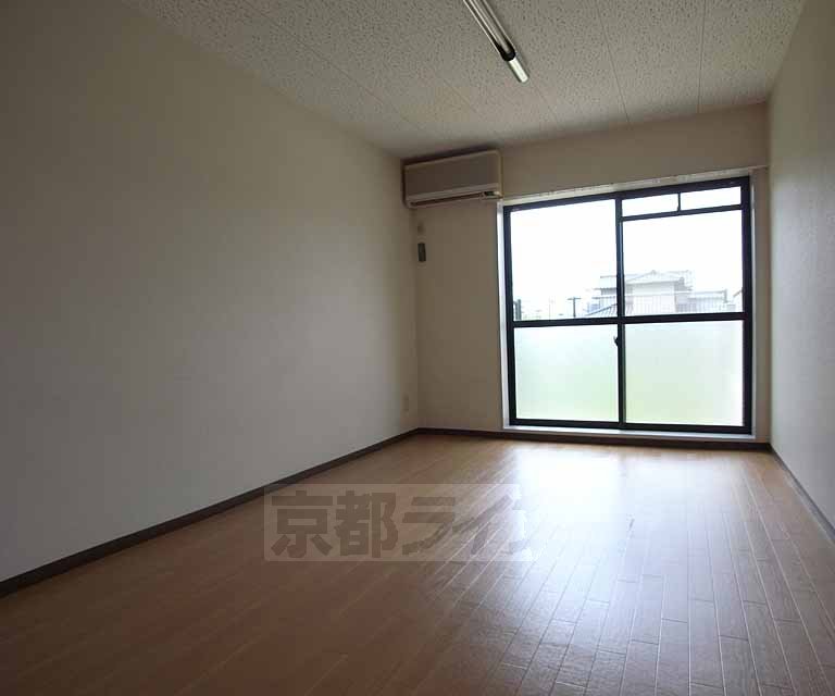 居室・リビング　広いお部屋になります。