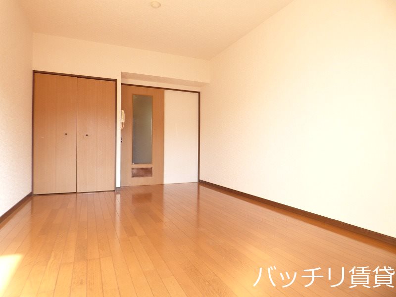 居室・リビング　別号室タイプの為、現状を優先致します。