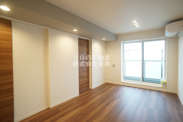 居室・リビング　広いリビングはゆったりくつろげる憩いの空間です♪